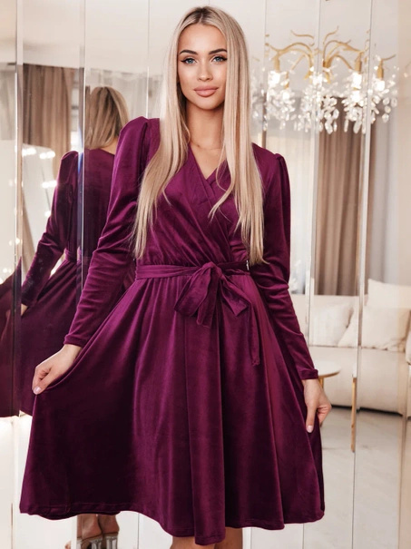 Welurowa sukienka do kolan Ada