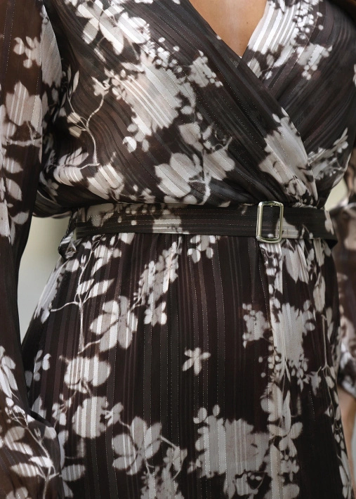 Krótka sukienka z falbanką i wiązanym dekoltem Olivia