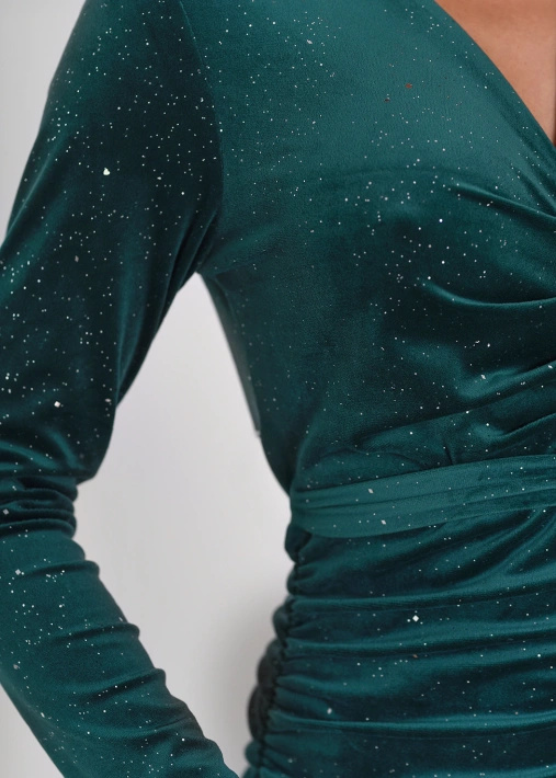 Welurowa krótka sukienka z drapowaniem Maeve