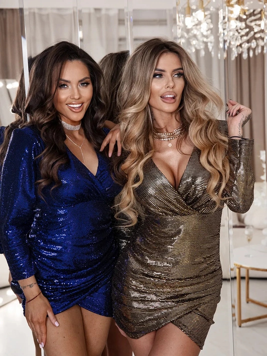 Krótka sukienka z falbanką i wiązanym dekoltem Olivia