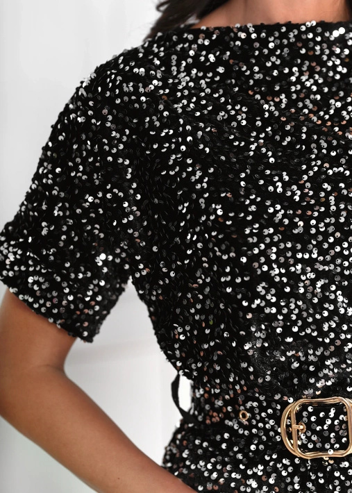 Krótka sukienka z falbanką i wiązanym dekoltem Olivia