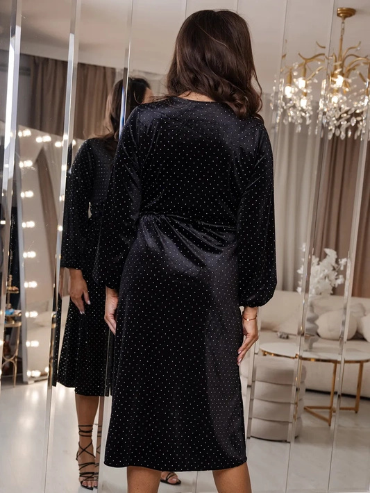 Welurowa sukienka midi z rozcięciem Violetta