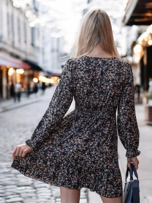 Krótka sukienka z falbanką i wiązanym dekoltem Olivia