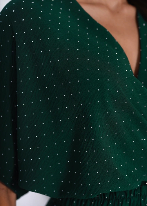 Krótki połyskujący kombinezon z paskiem Bellissima