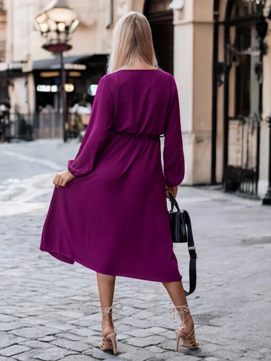 Klasyczna sukienka midi z rozcięciem Carmela