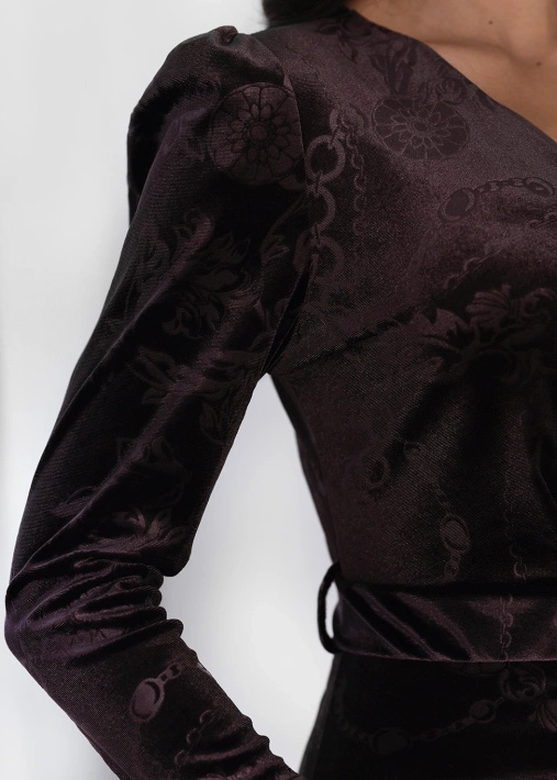 Welurowa sukienka midi Bella Notte