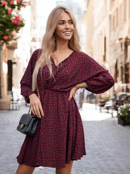 Krótka sukienka z bufiastymi rękawami Donna